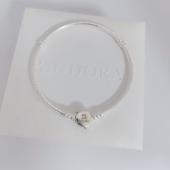 Pandora Marvel The Avengers Logo Clasp Snake Chain Bracelet - Picture 4 of 9